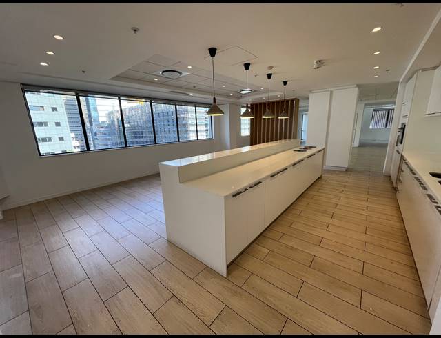 2,004M² OFFICE TO LET IN FORESHORE